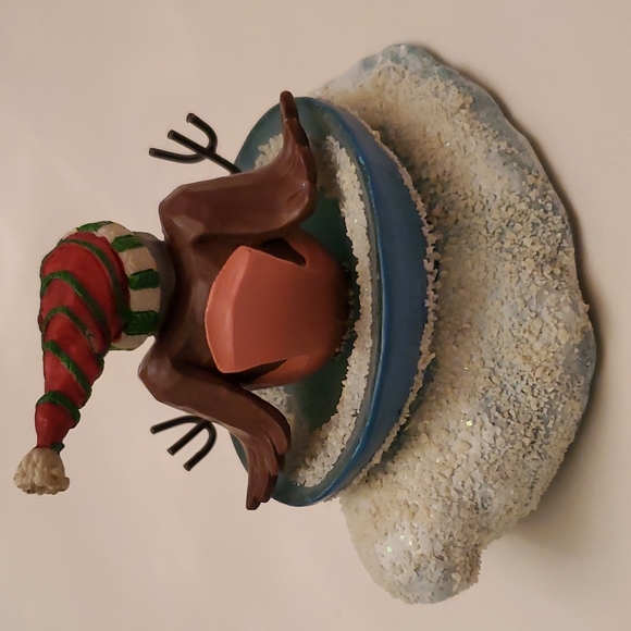 Sleding snowbird on ice - Picture 3 of 4